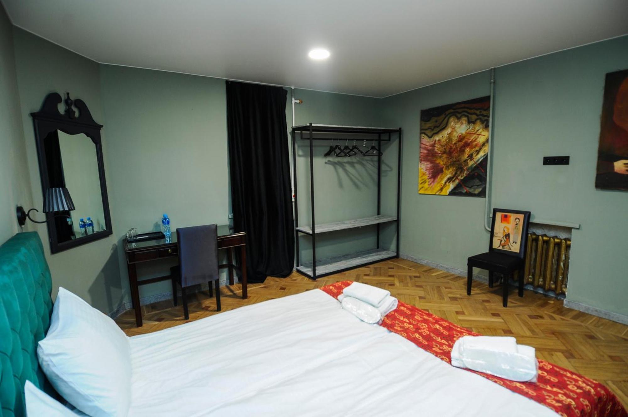Art Hotel Home Tbilisi Buitenkant foto