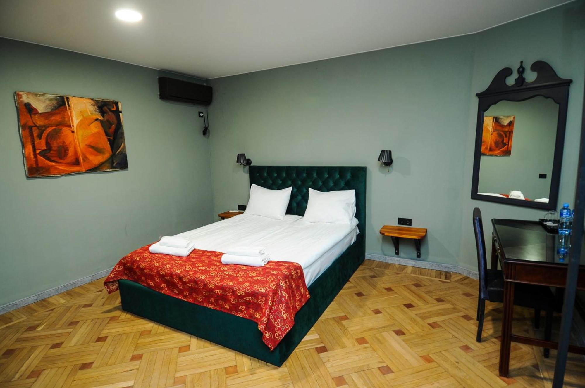 Art Hotel Home Tbilisi Buitenkant foto