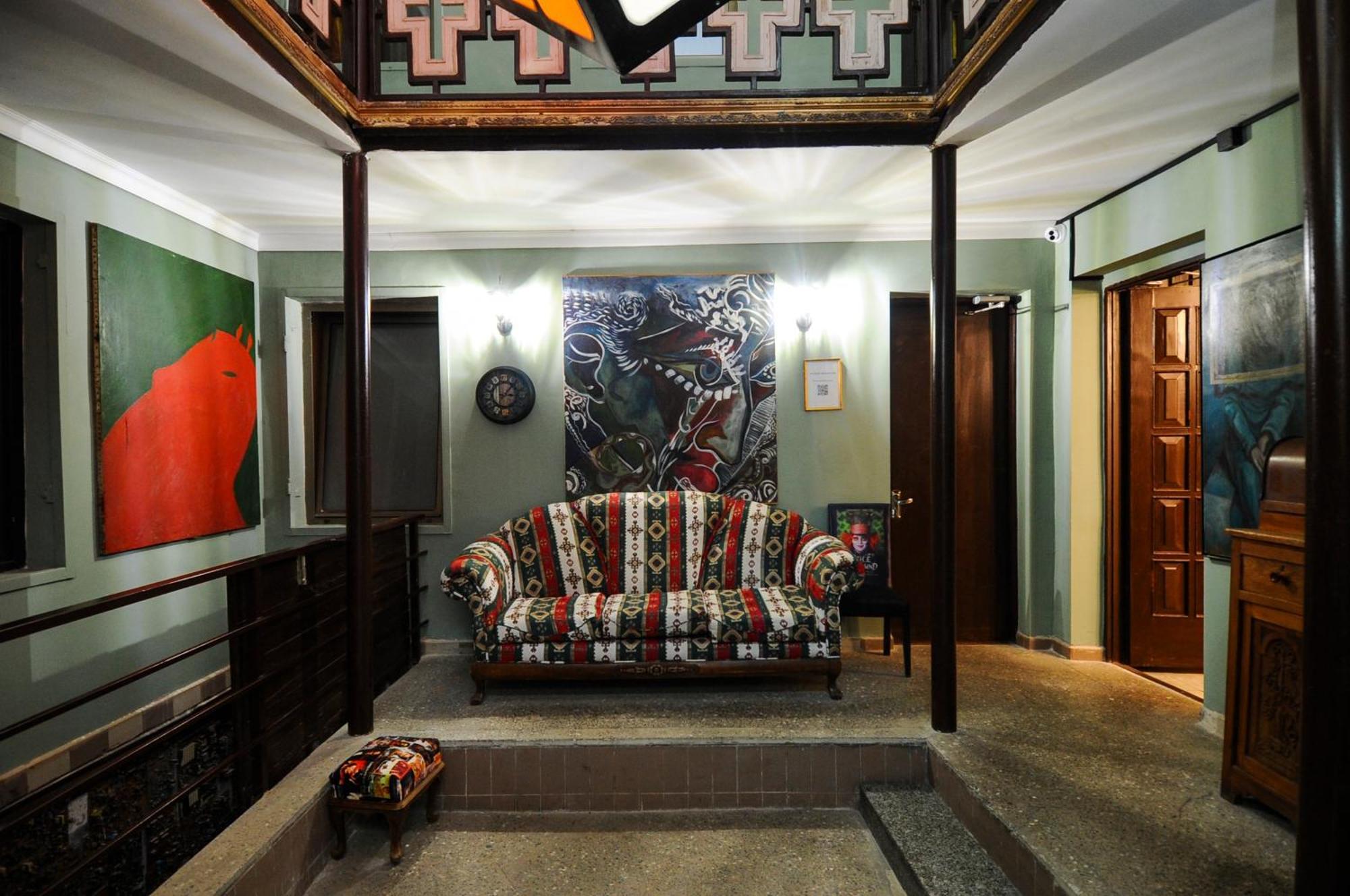 Art Hotel Home Tbilisi Buitenkant foto