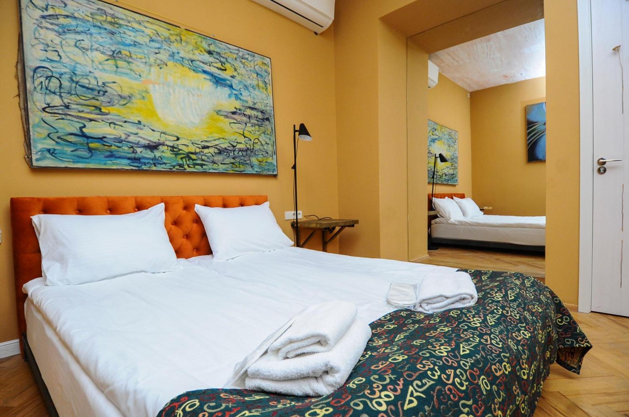 Art Hotel Home Tbilisi Buitenkant foto