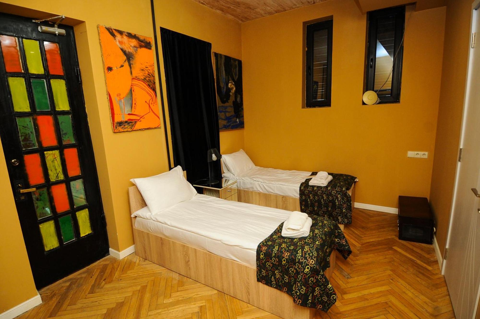 Art Hotel Home Tbilisi Buitenkant foto